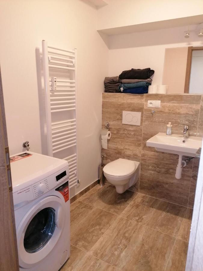 Brand New Studio Apartment #21 With Free Secure Parking In The Center Praga Zewnętrze zdjęcie