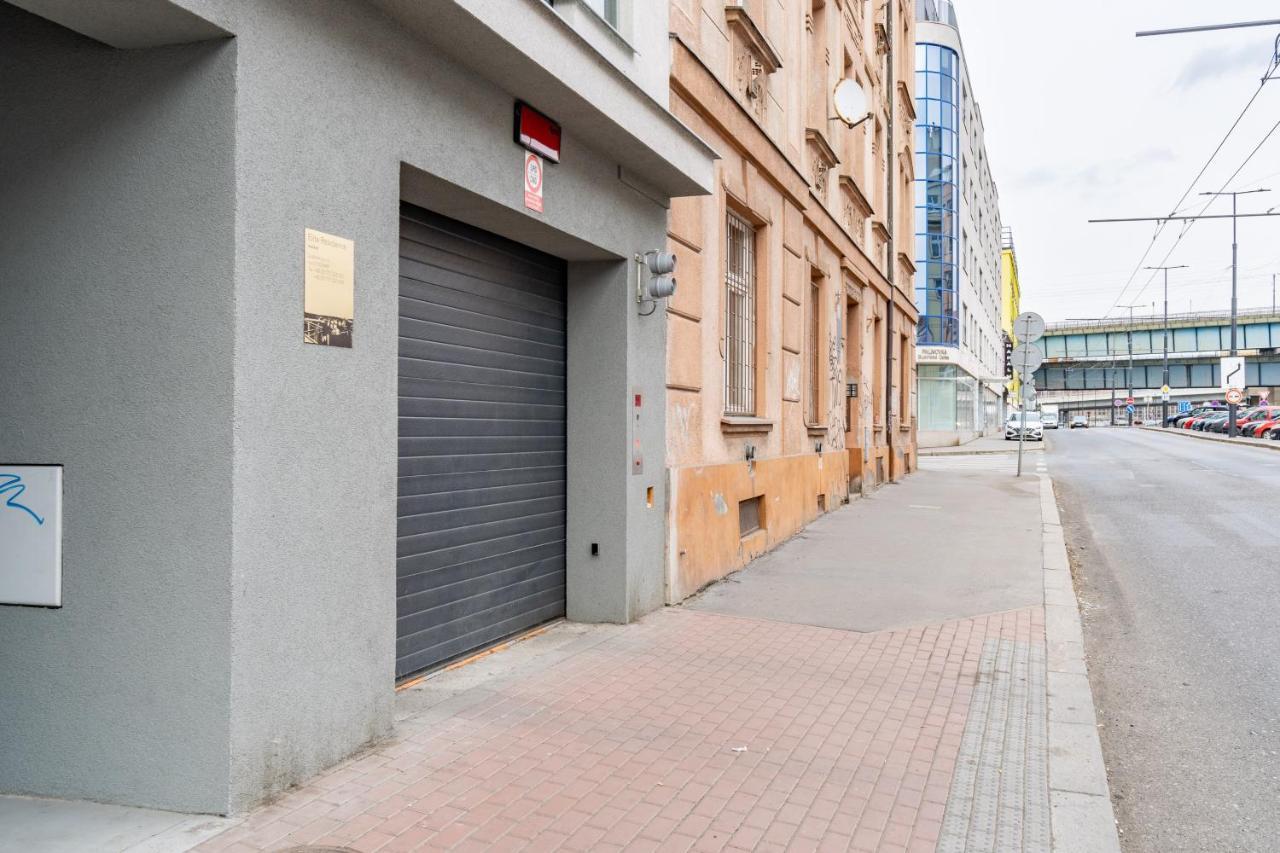 Brand New Studio Apartment #21 With Free Secure Parking In The Center Praga Zewnętrze zdjęcie